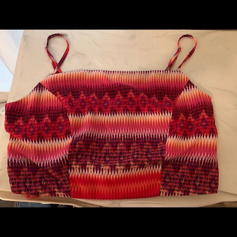 Bebe
crop top  